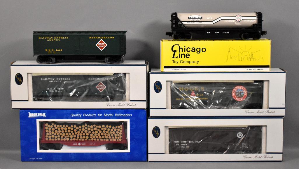 Six mixed O gauge fright cars with five original boxes (1 of 4)