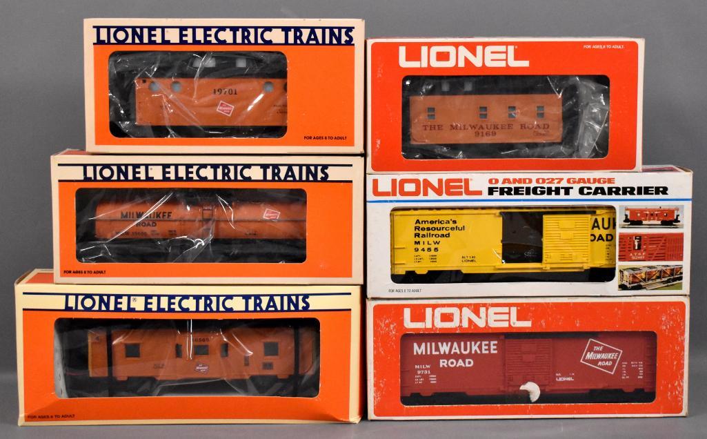 Six Lionel modern era O Milwaukee Road freight cars in (1 of 4)
