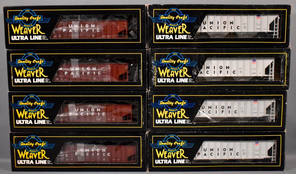 Eight Weaver O gauge Union Pacific hoppers and: Eight Weaver O gauge Union Pacific hoppers and discharge hoppers in original boxes, four of each, C7-8 in good original boxes.
