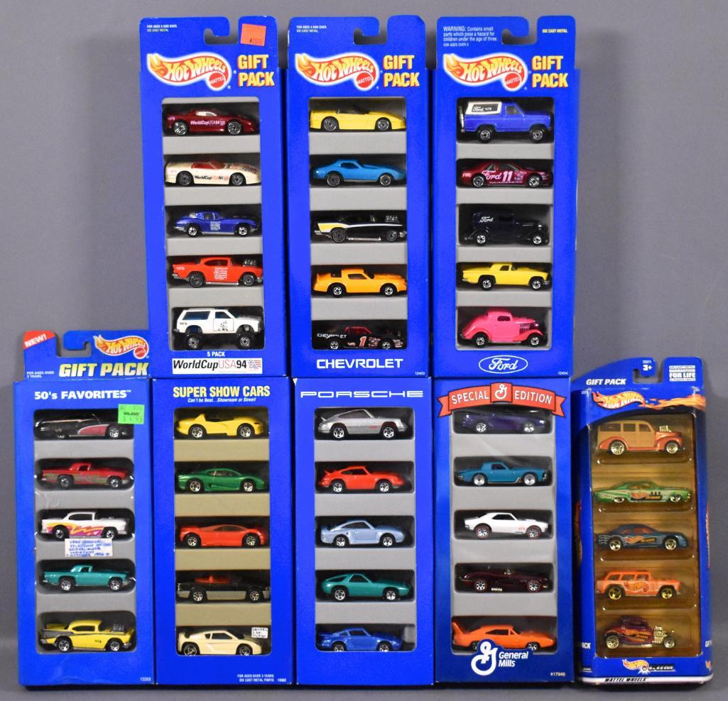 Eight different Hot Wheels 5-car gift packs (1 of 6)