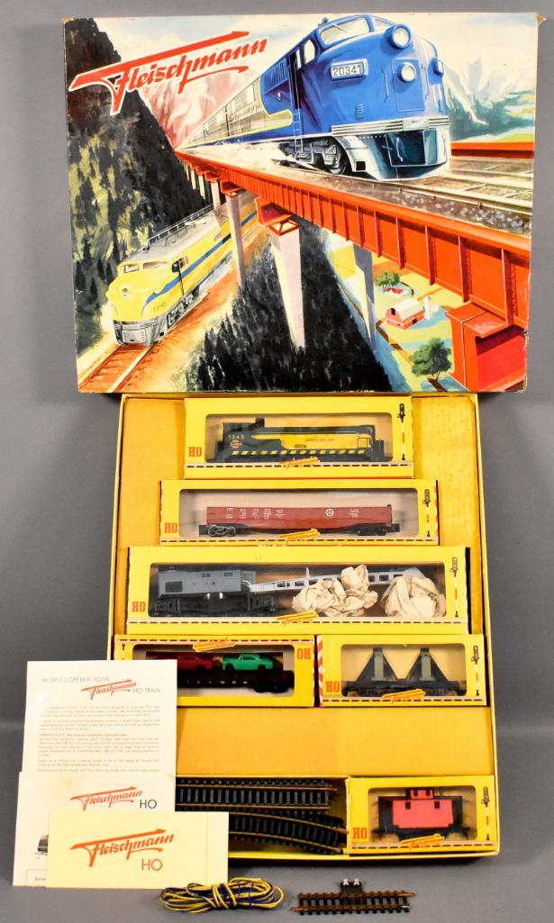 Fleischmann HO gauge American diesel freight set (1 of 14)