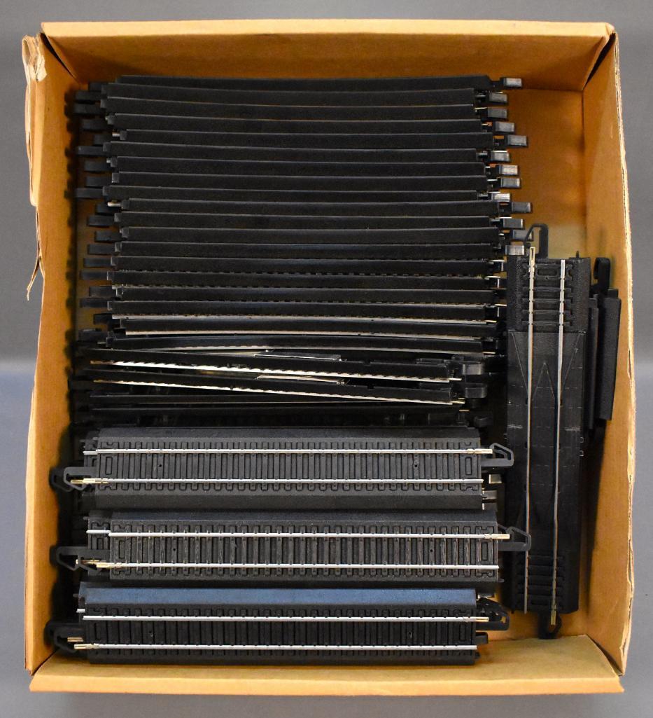 52 sections of Bachmann HO scale EZ snap track black (1 of 2)