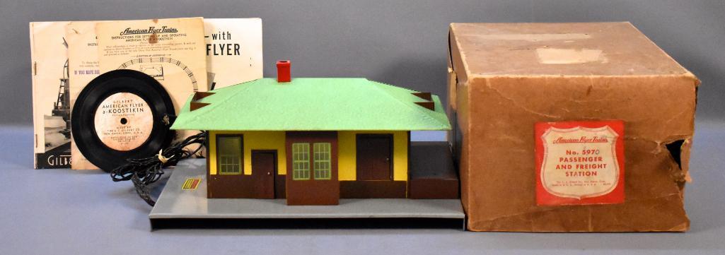 Nice American Flyer prewar O 597 talking station in (1 of 8)