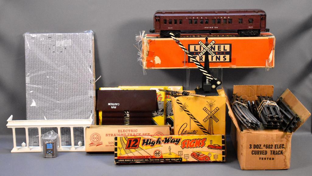 Group of Marx accessories plus Lionel postwar O 2625 (1 of 8)