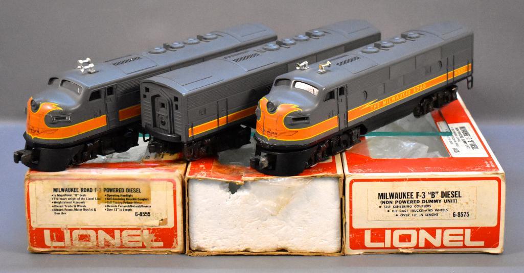 Lionel modern era O Milwaukee Road F-3 ABA set in (1 of 8)