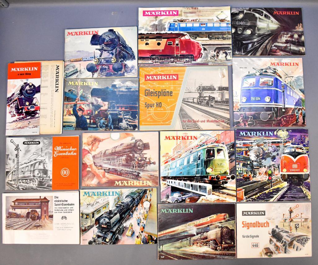 Group of 1940's to late 60's Marklin trains consumer (1 of 3)