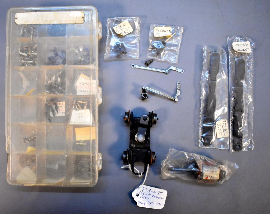 Group of Lionel postwar O 773 and other parts including (1 of 5)