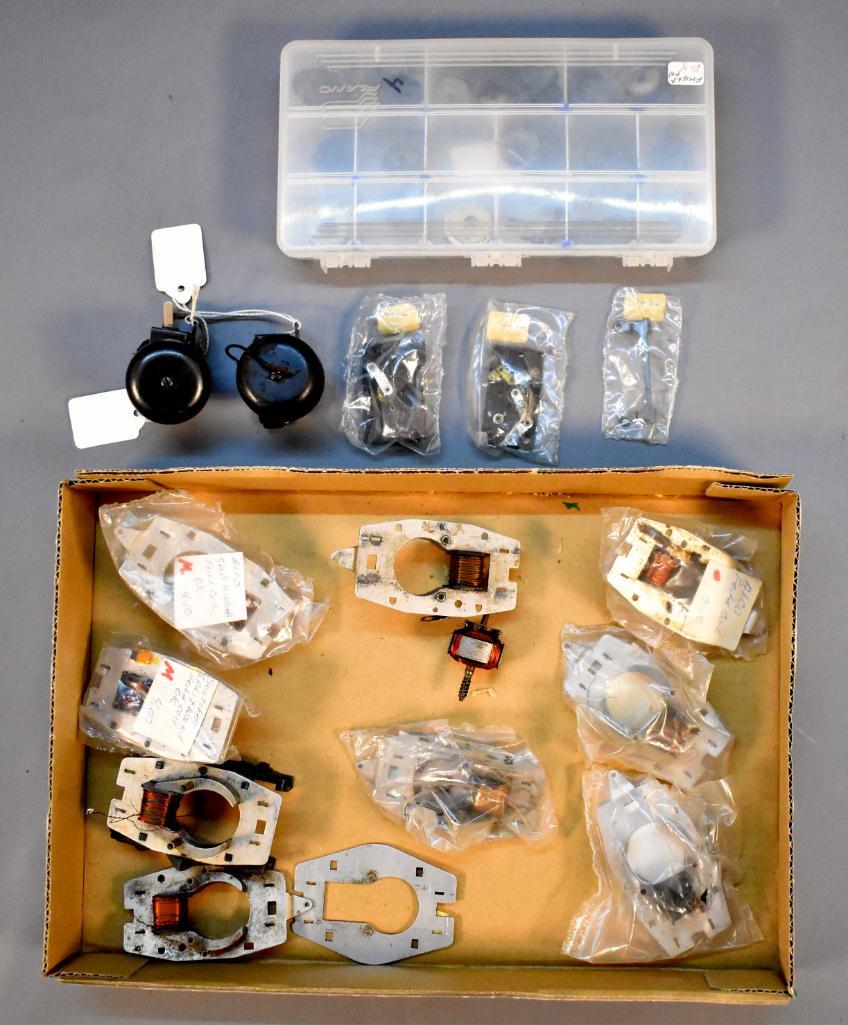 Lionel postwar O Alco diesel locomotive motors 2403: Lionel postwar O parts to include Alco diesel locomotive motor fields, two 2403 bell mechanisms and gears. Sold as-is as seen in the photos with no returns.