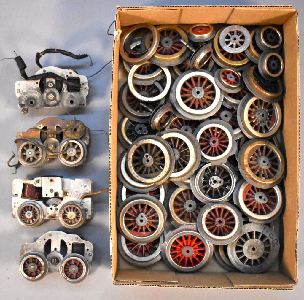 Group of Lionel prewar O and standard gauge parts (1 of 6)