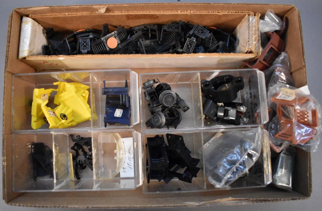 Group of modern era Lionel O gauge parts (1 of 5)