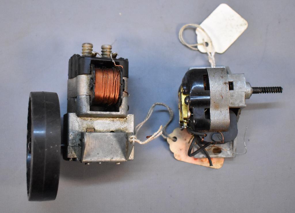 Lionel postwar O 364 lumber loader and 282 gantry crane (1 of 3)