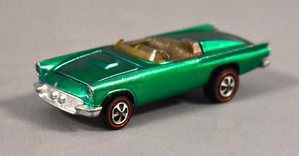 Redline Hot Wheels Green Classic '57 'Bird Loose: Redline Hot Wheels Green Classic '57 'Bird Loose. Car is very nice and clean with some chips on the raised edges, great wheels and a shiny base as seen in the photos.