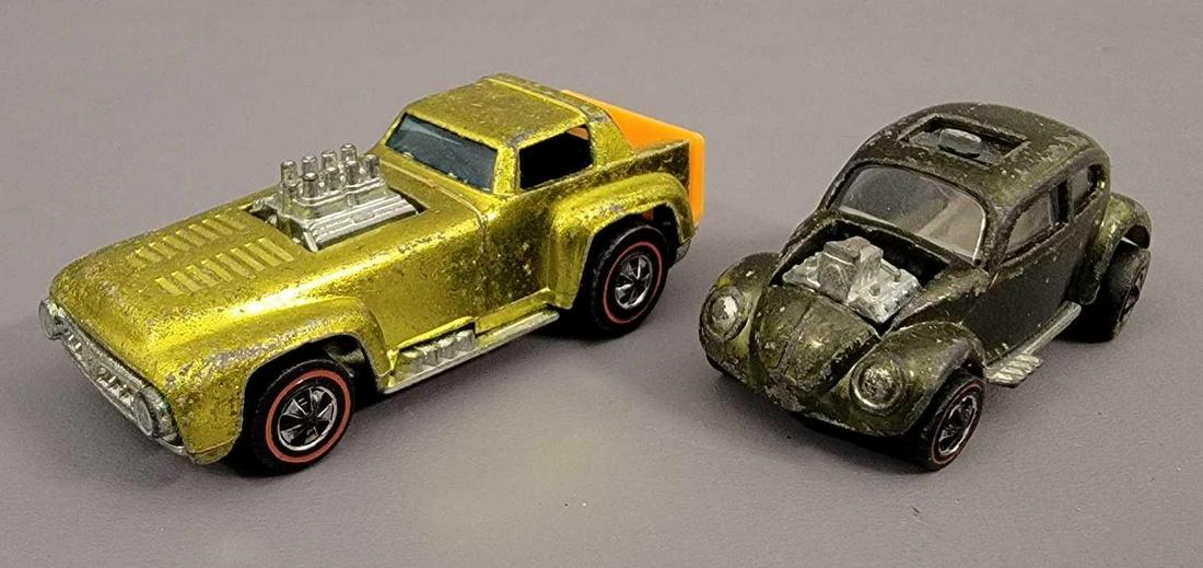 Group of 2 Redline Hot Wheels Short order and Custom: Group of 2 Redline Hot Wheels Short order and Custom Volkswagen. Both cars are filler condition, with lots of wear. As seen in the photos.