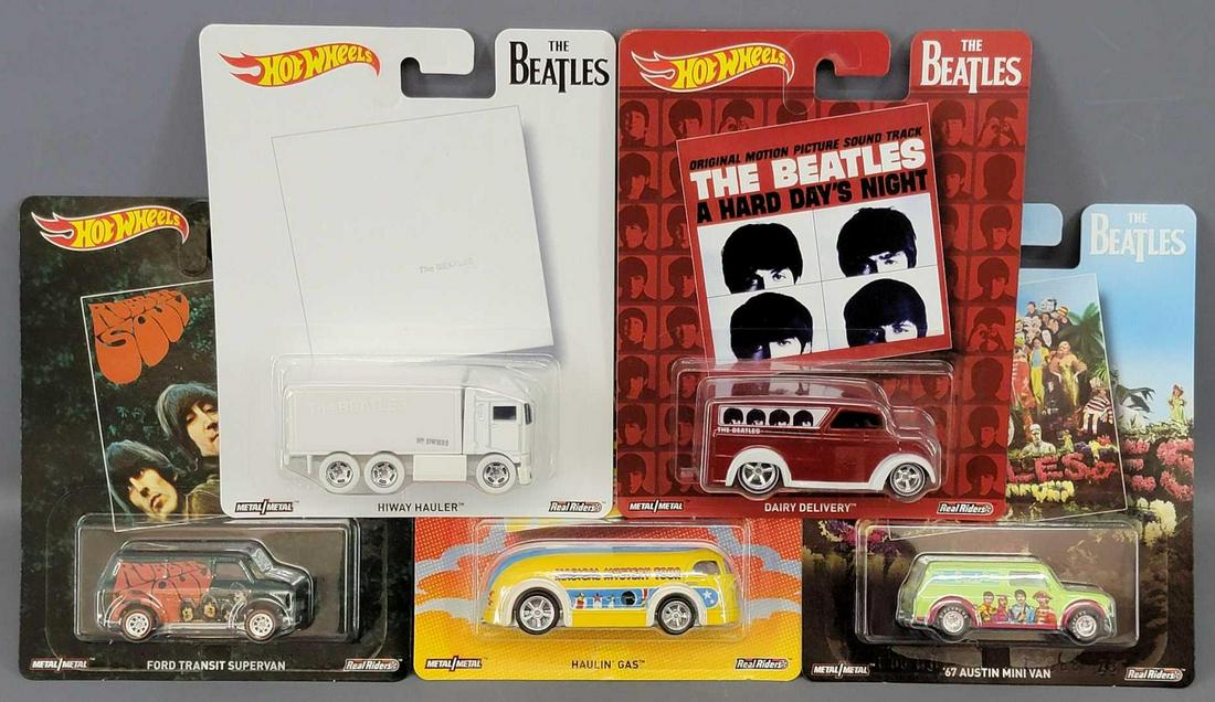 Group of 5 Hot Wheels The Beatles Real Riders Blister: Group of 5 Hot Wheels The Beatles Real Riders Blister Packs. This is the complete set of 5, all the cars are minty on excellent condition cards. As seen in the photos.