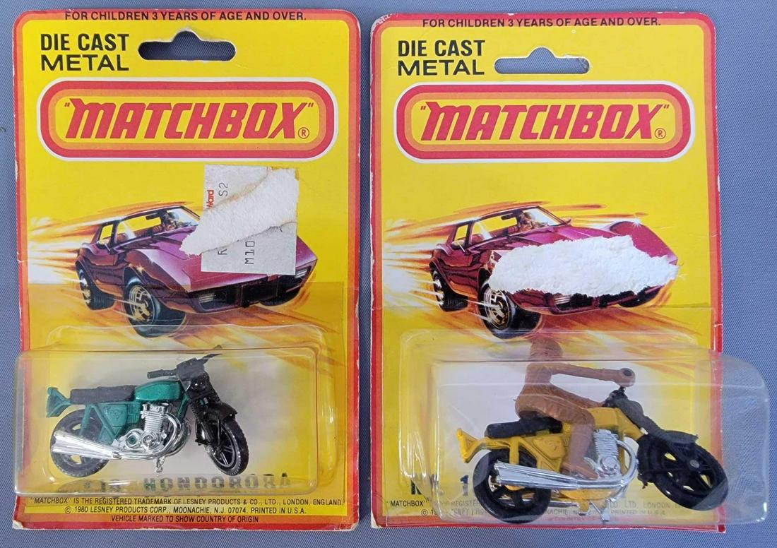 Group of 2 Matchbox cars on Blister Packs (1 of 7)