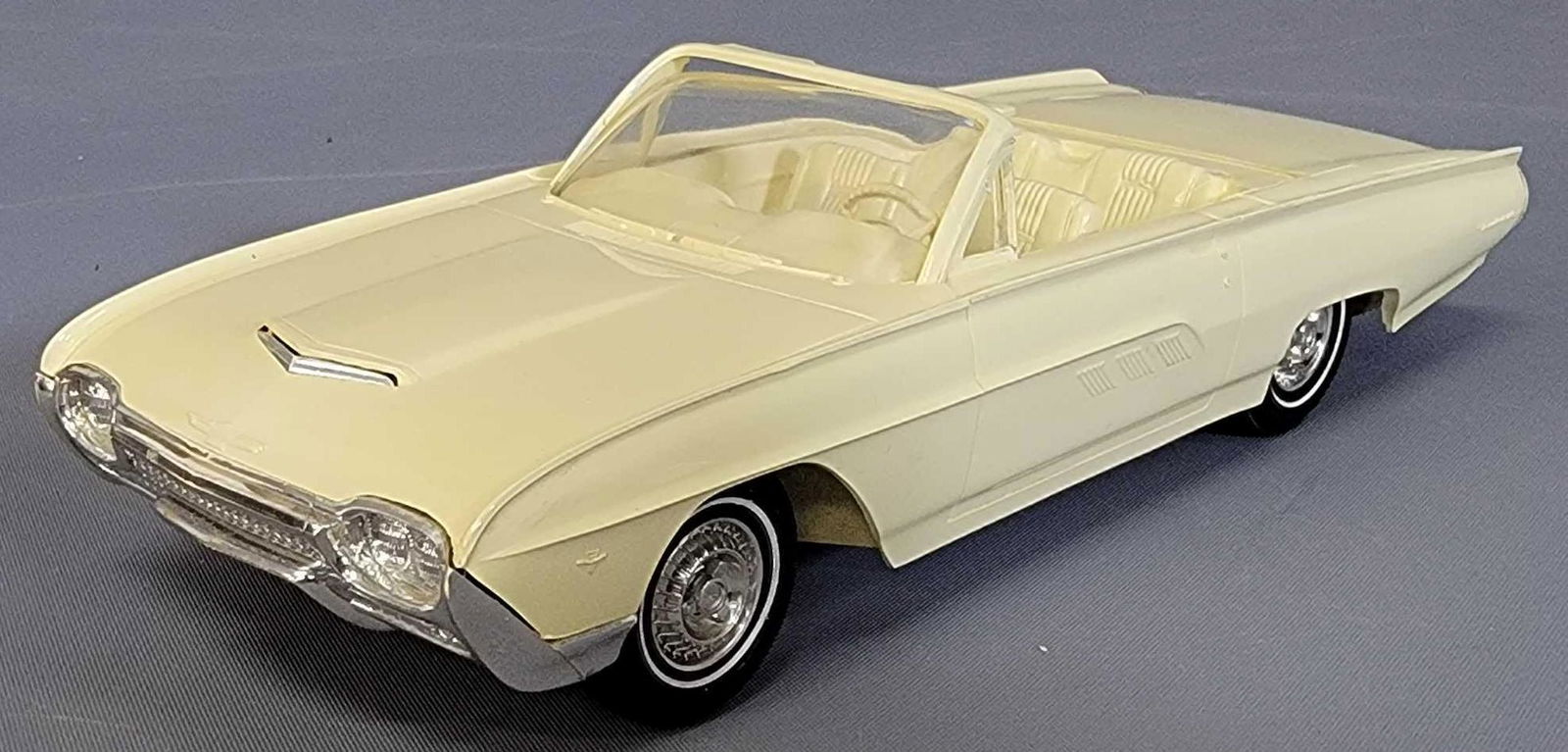 1963 Ford Thunderbird convertible friction promo car (1 of 8)