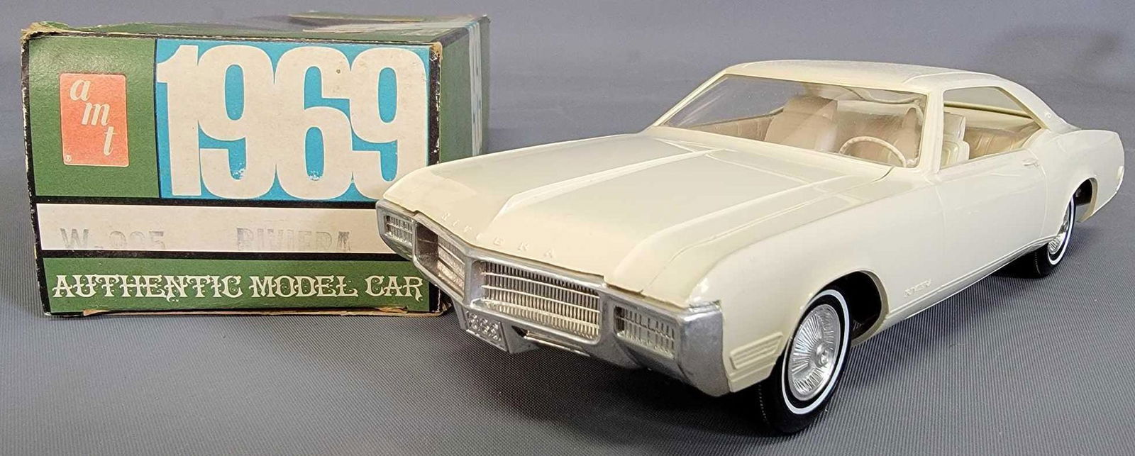 Gorgeous 1969 Buick Riviera coupe coaster promo car in (1 of 7)