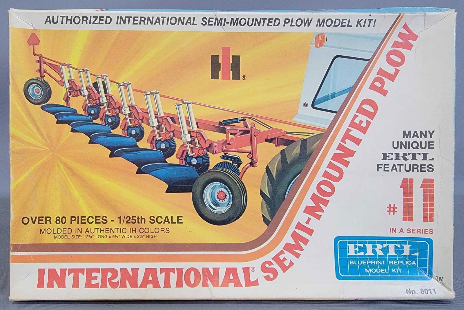 ERTL International Semi-Mounted Plow 1:25 scale model (1 of 6)