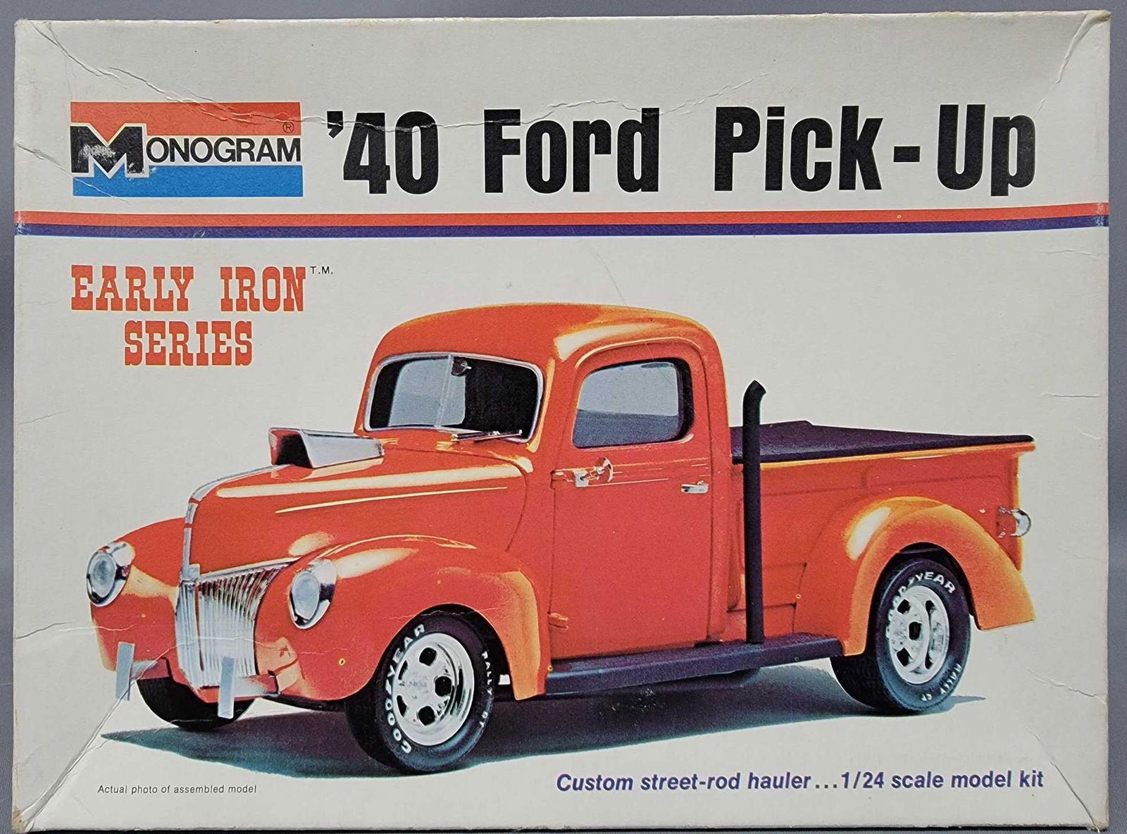 Monogram Early Iron '40 Ford Pickup 1:24 scale model: Monogram Early Iron '40 Ford Pickup 1:24 scale model kit 8282 Mint unbuilt. Box is good but has light cupping to lid, some scattered small creases and light shelf wear, as seen in the photos.
