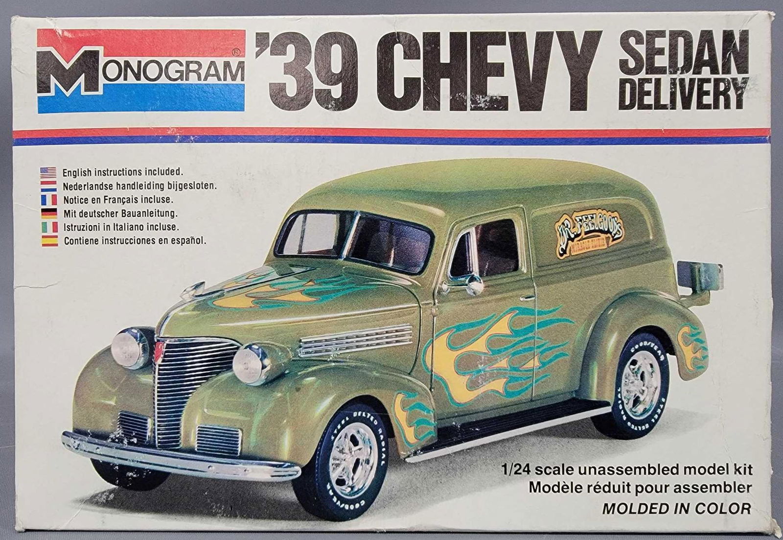 Monogram '39 Chevy Sedan Delivery 1:24 scale model kit (1 of 6)