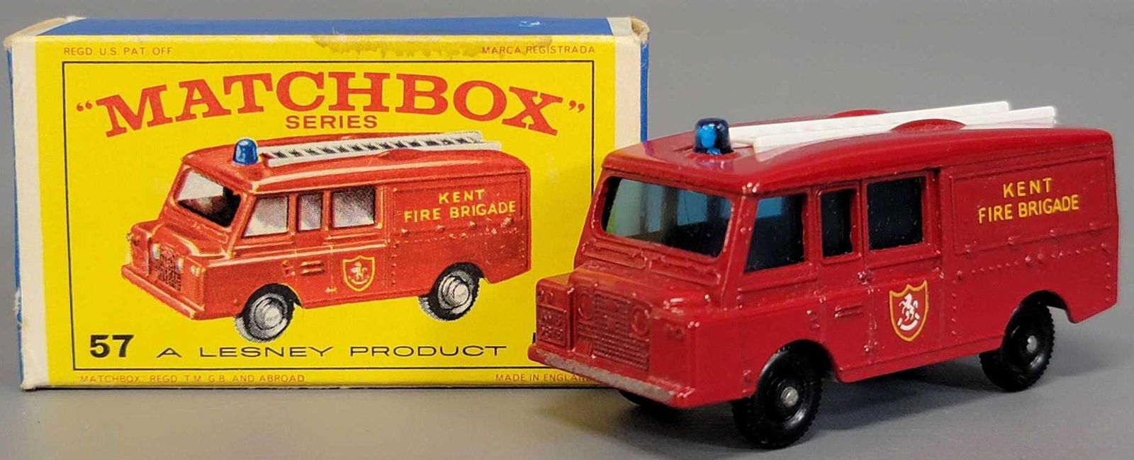 Lesney Matchbox 57 Land Rover Fire Truck in original (1 of 7)