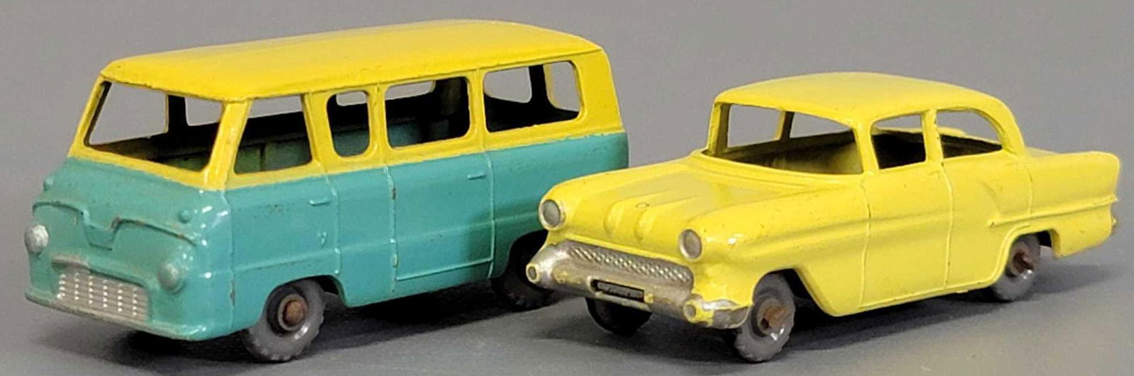 Group of two Matchbox Lesney 70 Thames Estate car 45 (1 of 7)