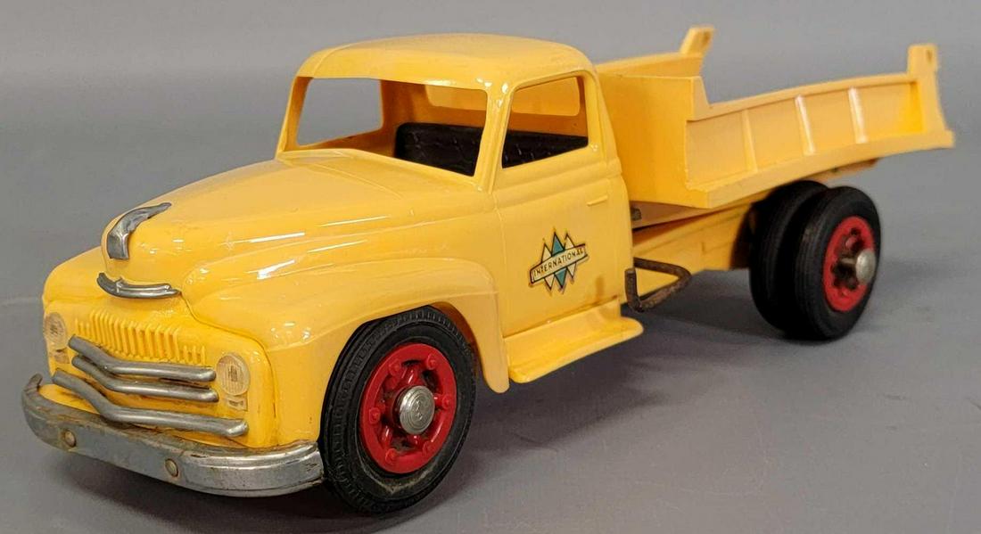 Product Miniature PMC IH International Harvester dump (1 of 7)