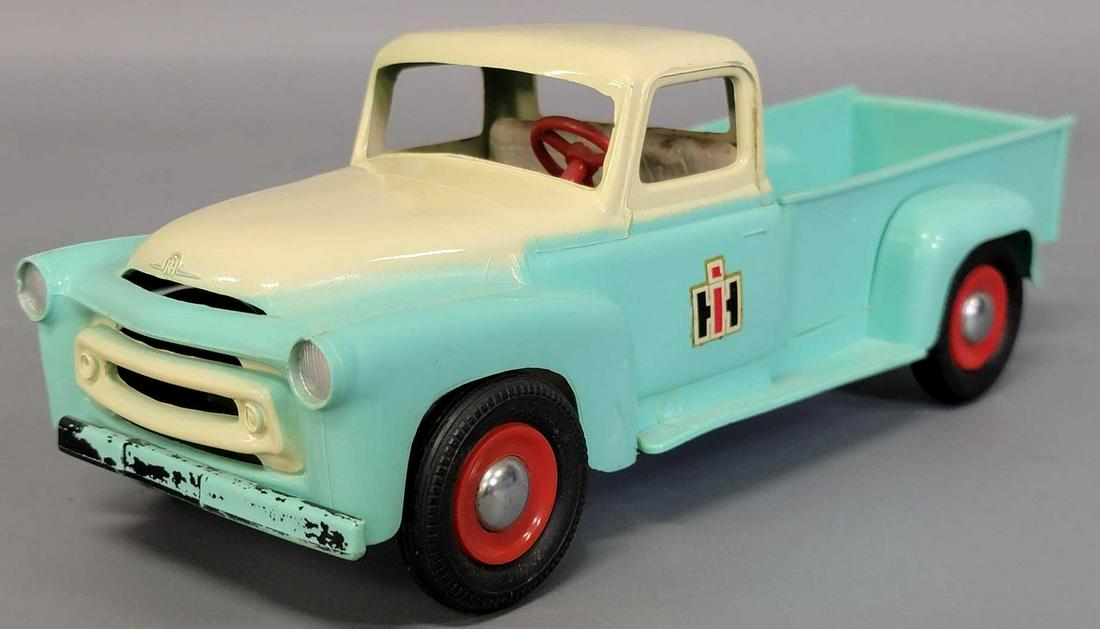 Product Miniature PMC IH International Harvester tutone: Product Miniature PMC IH International Harvester tutone dealer pickup truck, truck looks fantastic but is missing part of the front bumper as seen in the photos.