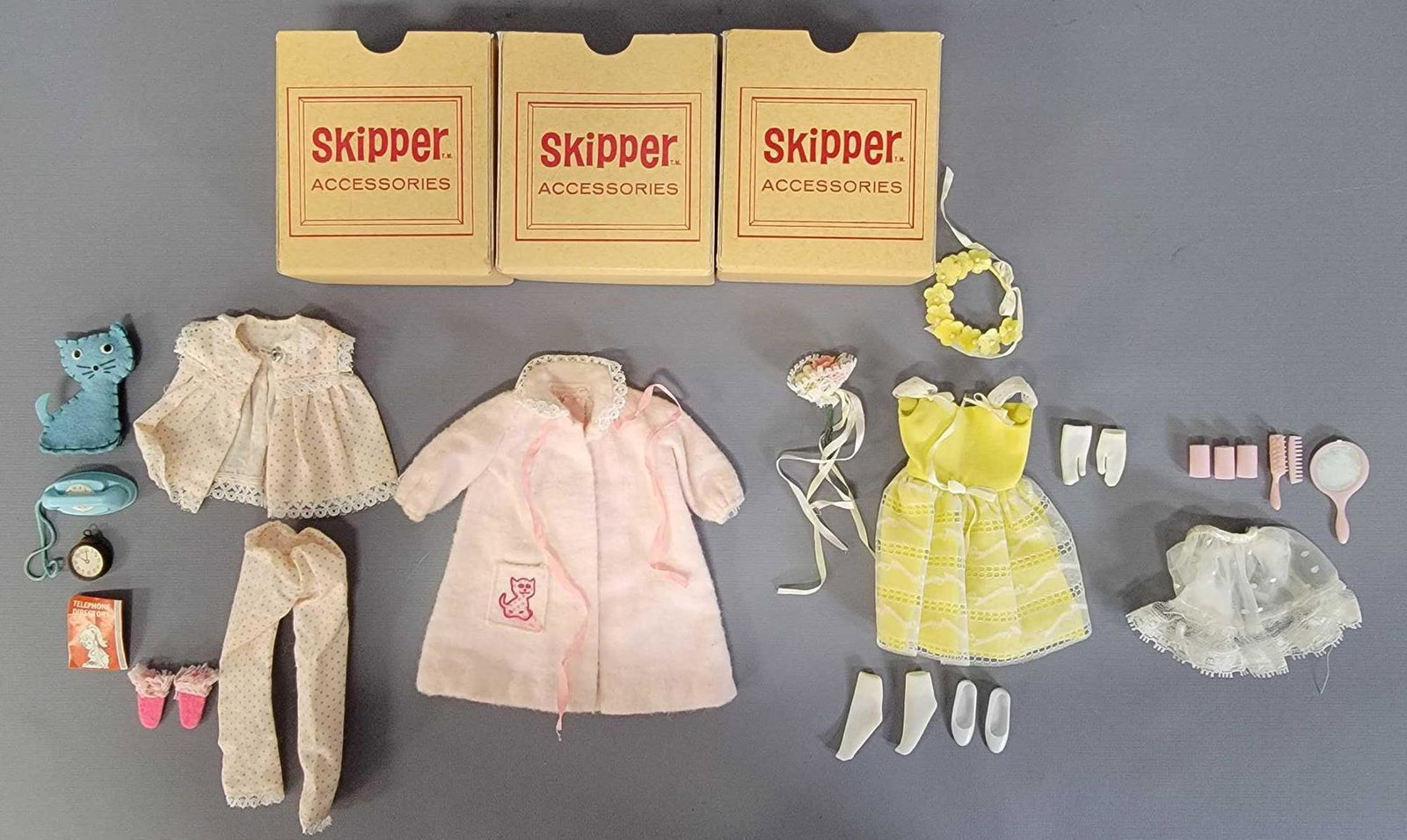 Mattel Barbie Skipper 1909 Dreamtime 1904 Flower Girl: Mattel Barbie Skipper 1909 Dreamtime, 1904 Flower Girl and 1900 Under-Pretties. All three are incomplete but in excellent condition as seen in the photos.