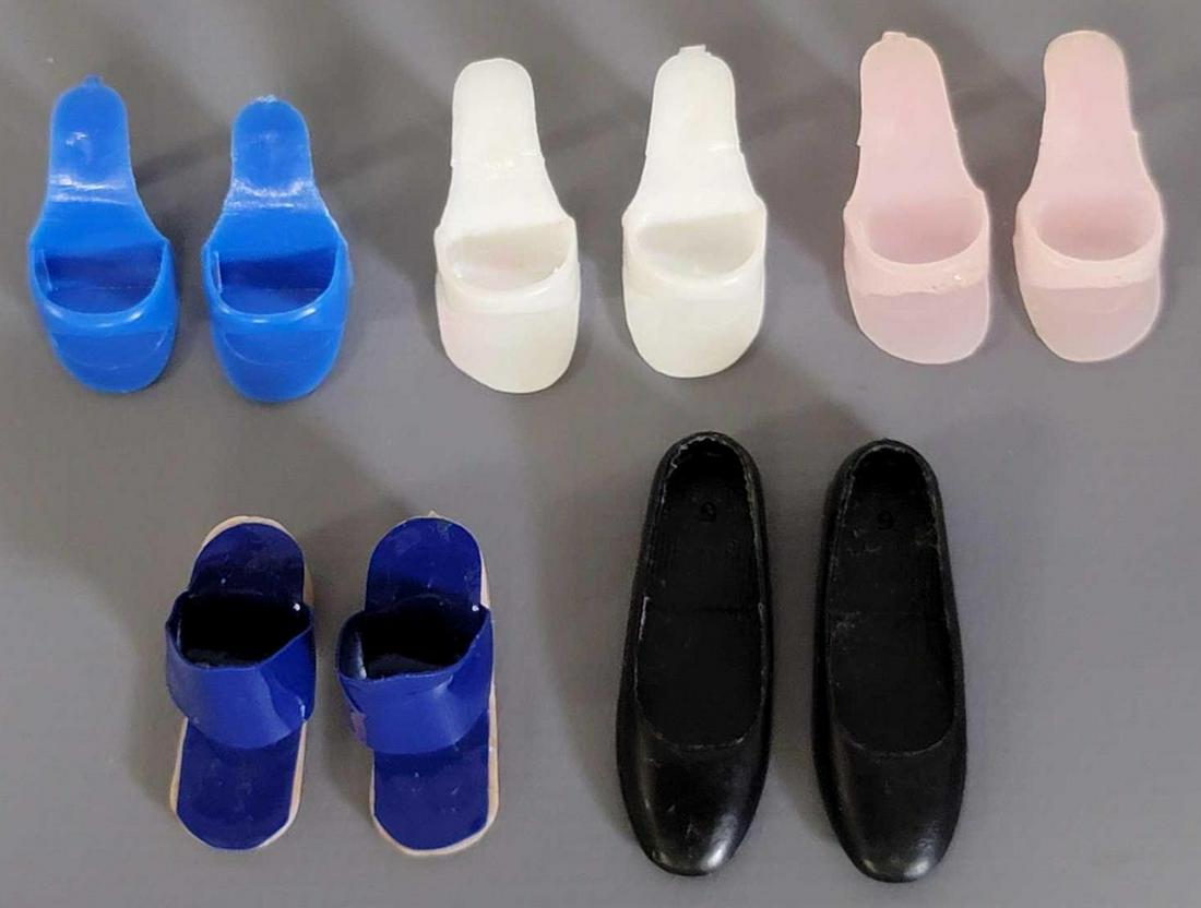 Vintage Mattel Barbie and Skipper shoes (1 of 11)