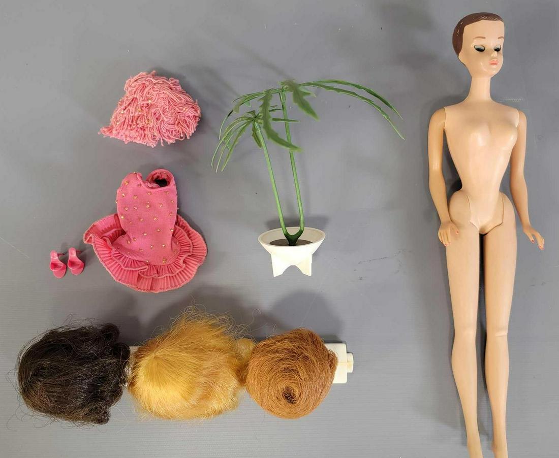 Vintage Mattel Miss Barbie with complete outfit, wigs (1 of 15)