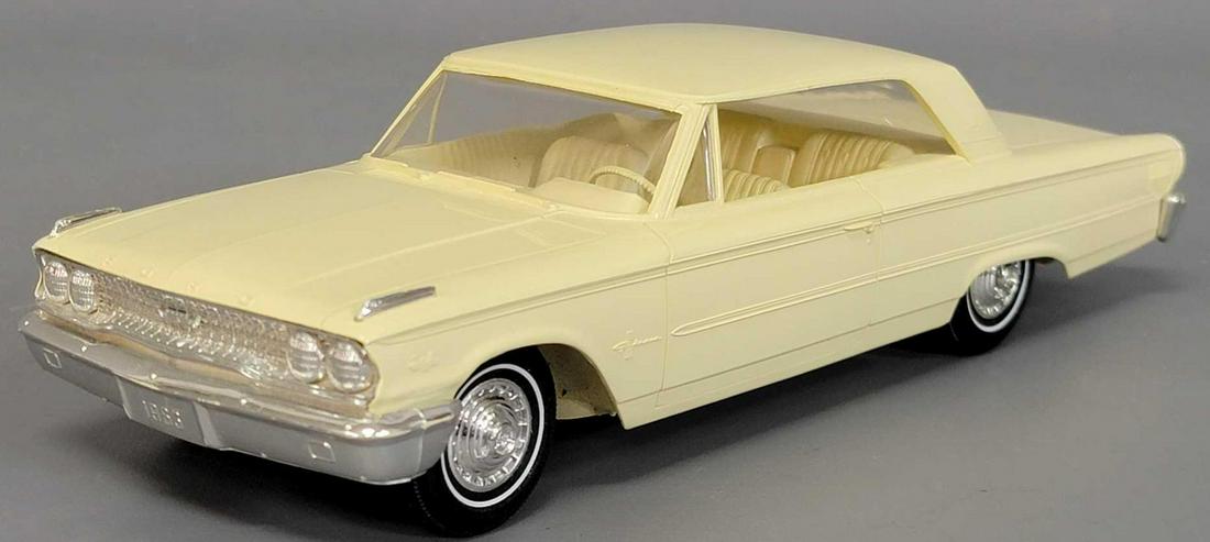 1963 light yellow  Ford Galaxie 500 SL 2 door Hardtop (1 of 7)