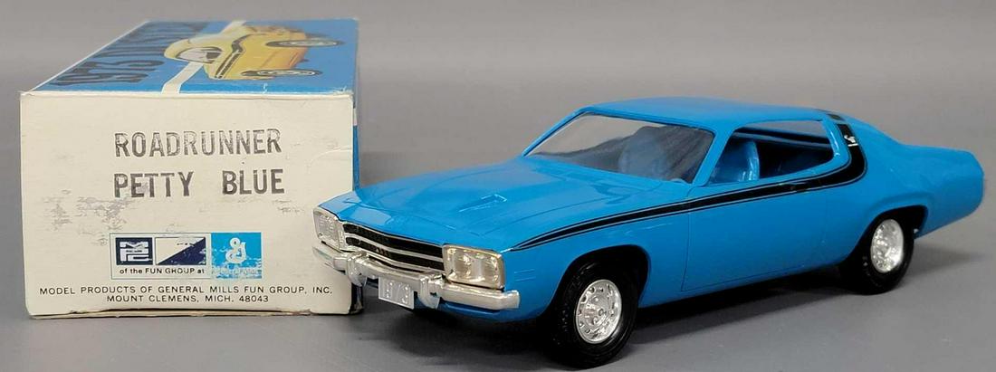 1973 blue MPC Plymouth Duster 2 door coupe dealer promo (1 of 7)