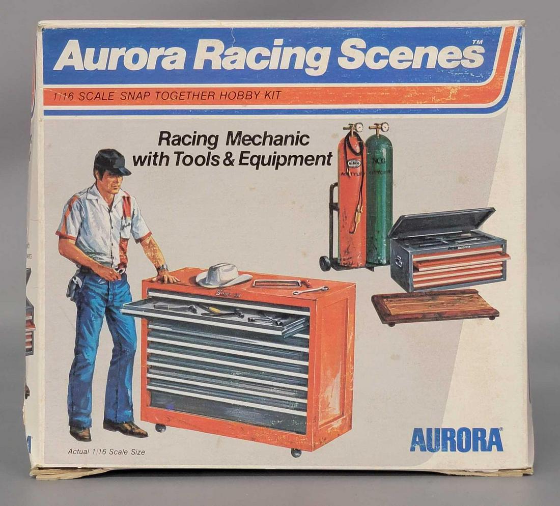 Aurora Racing Scenes 1/16 scale mechanic with tools and (1 of 8)