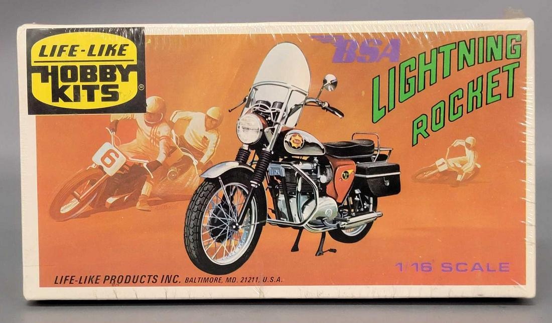 Factory sealed Life Like 09151 BSA Lightning Rocket (1 of 5)