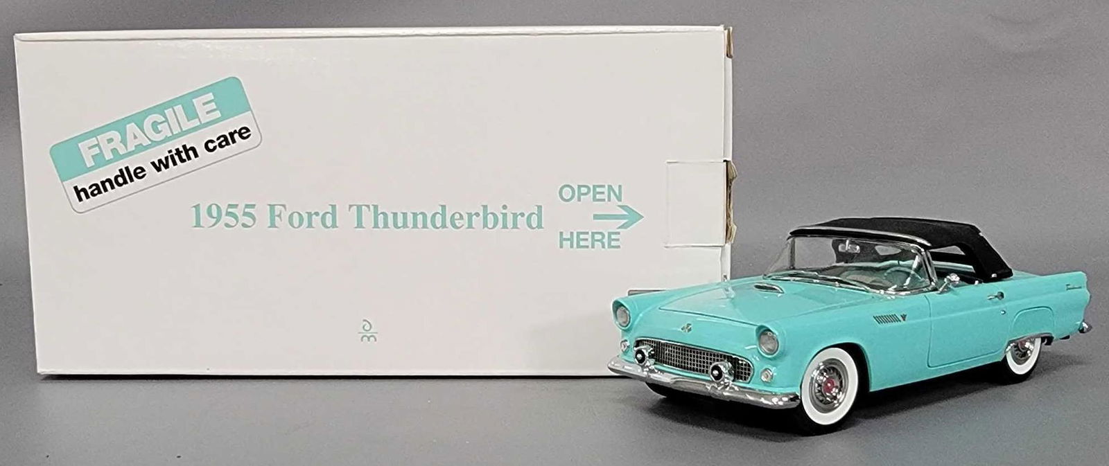 1/24 ダンバリーミント 1930s Custom Car Carrier Danbury Mint 1/24 1930s GMC Custom Car Carrier w/Display