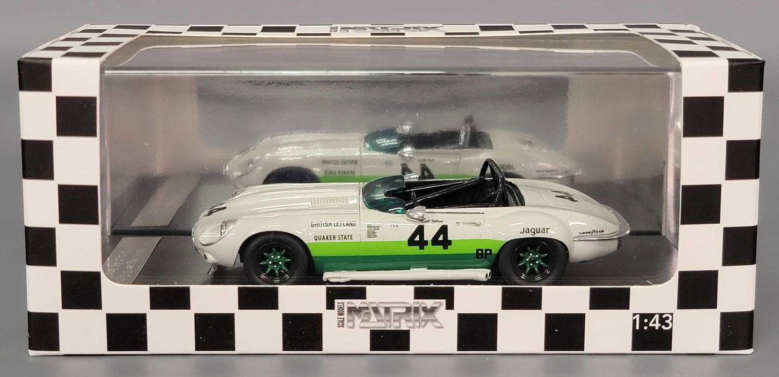 Matrix Scale Models MXR51001-011 Jaguar E-Type V12 (1 of 6)