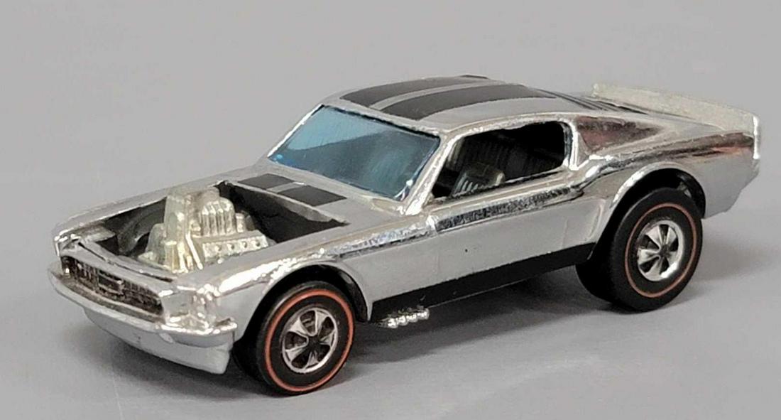 Hot Wheels Redline Chrome Club Car Boss Hoss: Hot Wheels Redline Chrome Club Car Boss Hoss loose. Car is near mint but is missing the roundels, fantastic chrome, excellent wheels, fantastic base, great tail and grill paint. Outstanding example.