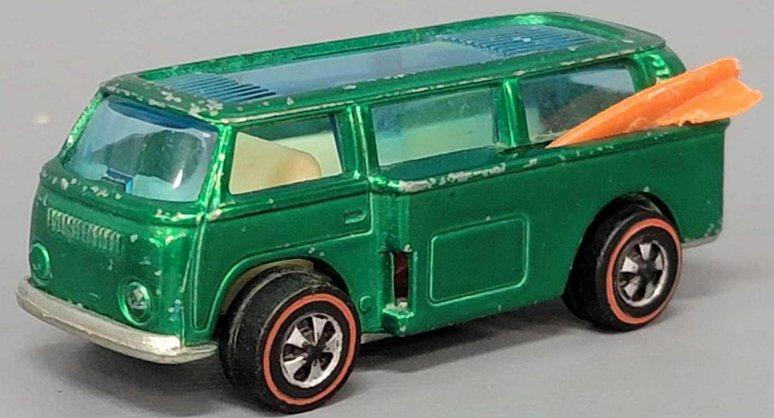 Hot Wheels Redline Green Beach Bomb with white interior (1 of 7)