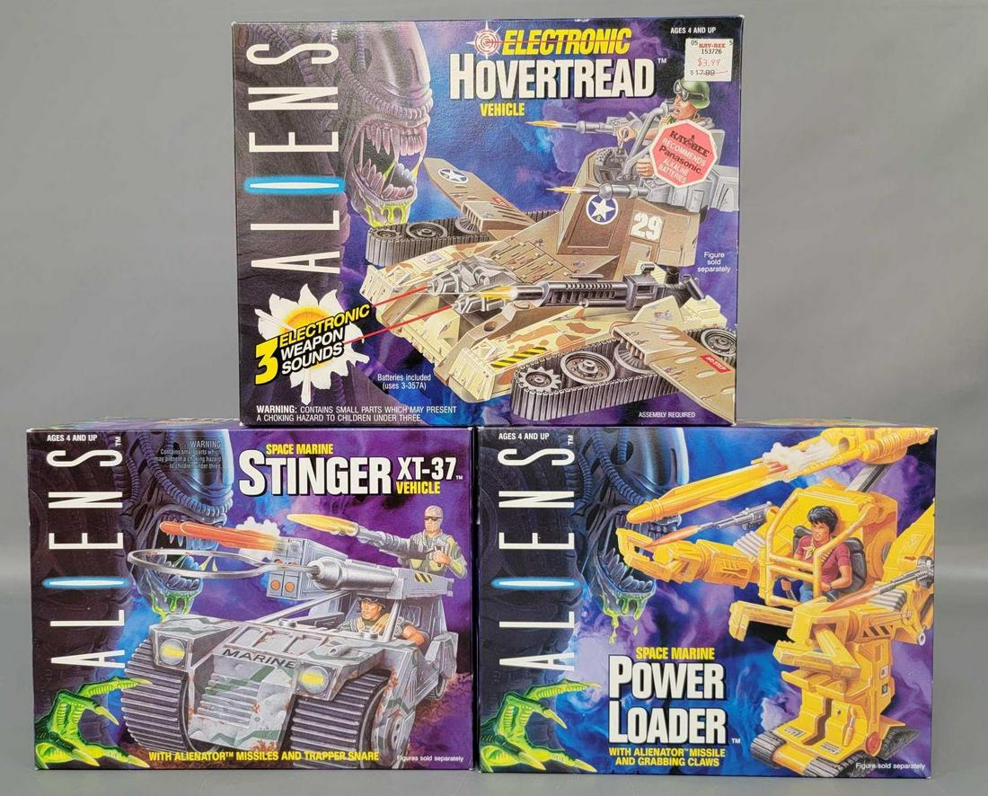 Kenner Aliens 65713 Hovertread, 65810 Stinger XT-37,: Kenner Aliens 65713 Hovertread, 65810 Stinger XT-37, and 65800 Power Loader, sealed in original boxes, Mint.