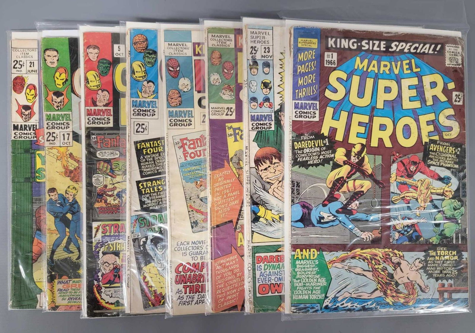 Marvel Comics Super-Heroes and Collectors' Item (1 of 3)