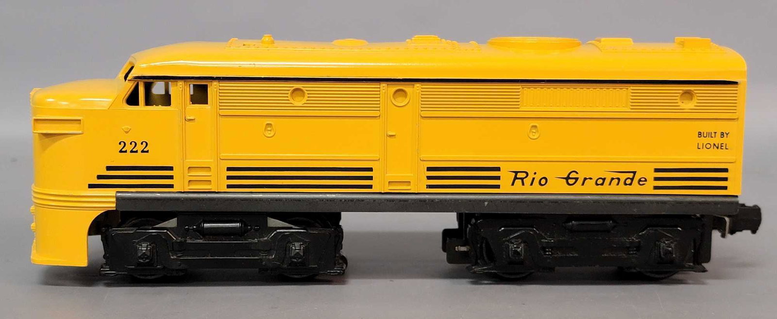 Lionel postwar O Alco diesel locomotive 222P Rio Grande: Postwar Lionel O gauge 222P Rio Grande diesel Alco A unit, super clean and shiny much stronger C6.