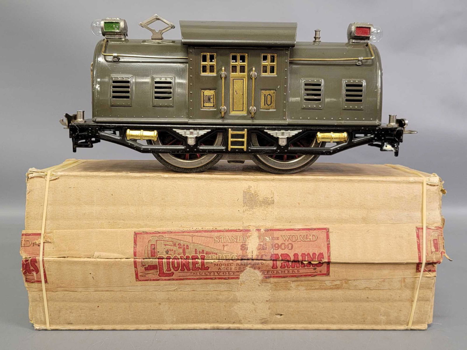 Lionel prewar standard gauge 10E electric locomotive (1 of 6)