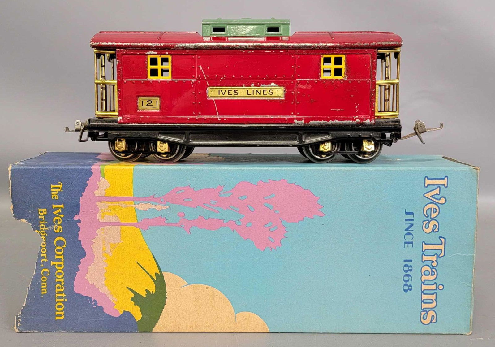 Prewar Ives O gauge 121 caboose in original box (1 of 6)