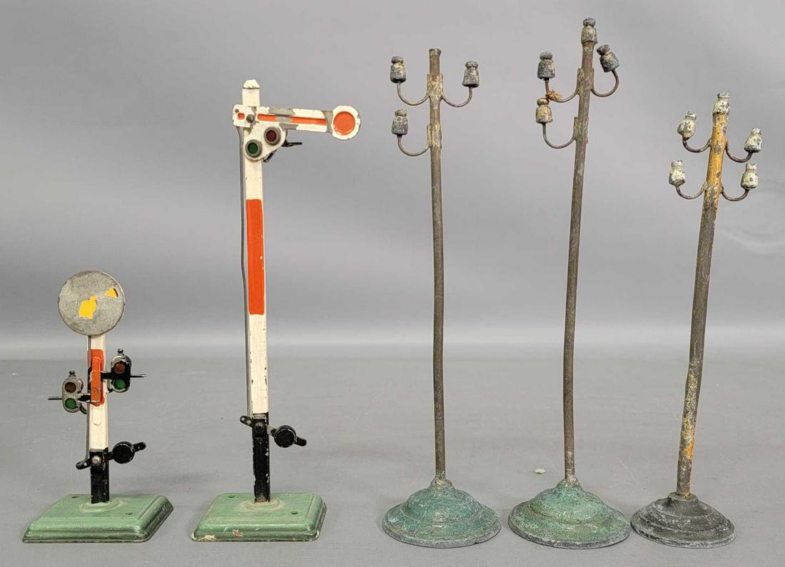 Small group of Marklin or European O gauge train (1 of 6)