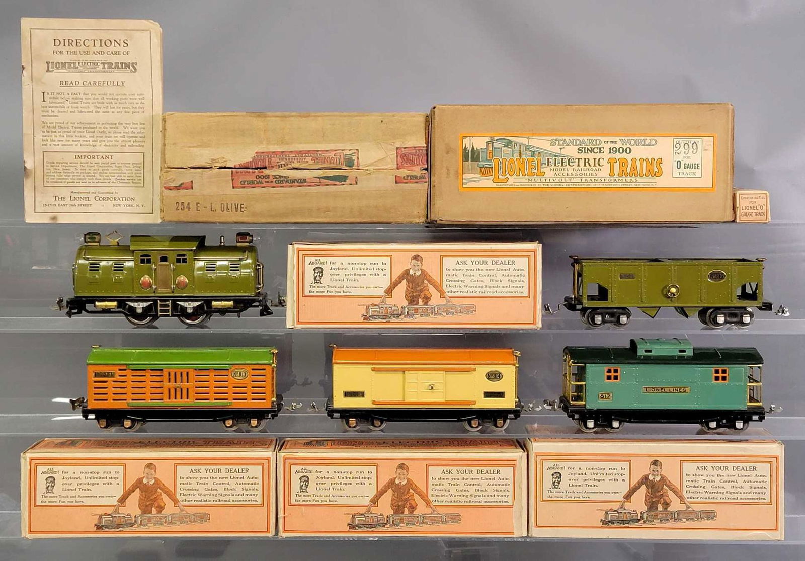 Boxed Lionel prewar O 299 freight set with 254E (1 of 11)