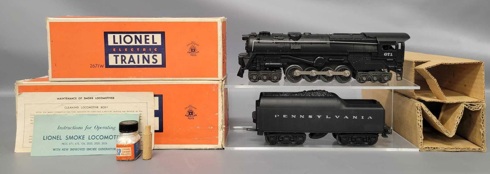 Lionel postwar O 671 steam locomotive and 2671W tender (1 of 8)