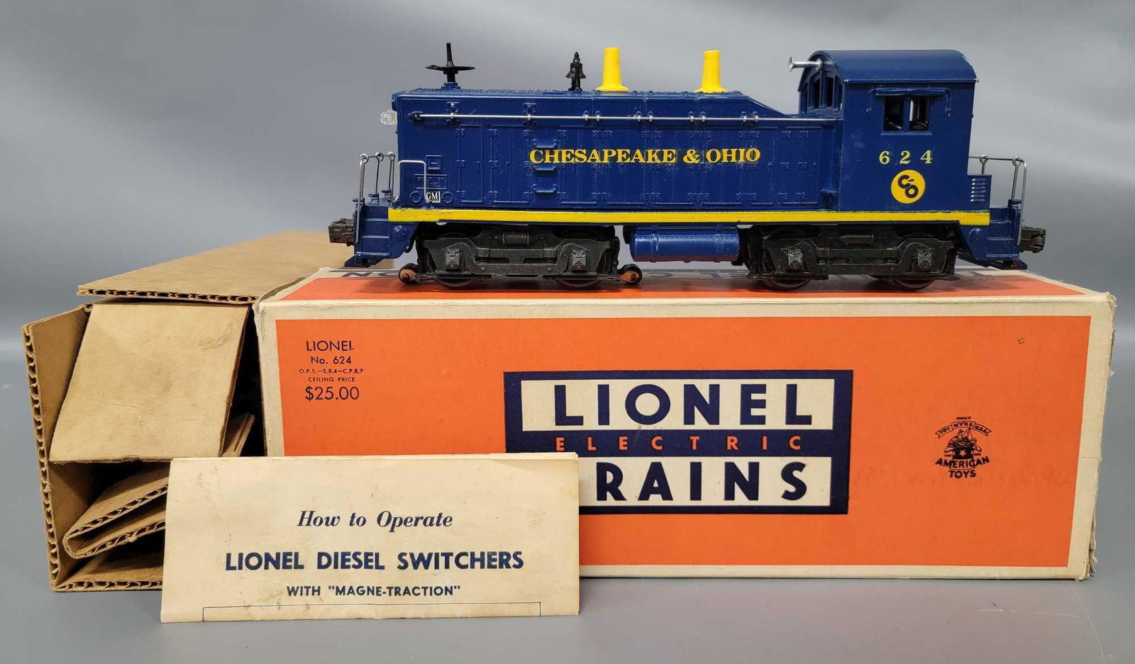 Sweet Lionel postwar O 624 C&O NW-2 diesel switcher in (1 of 8)