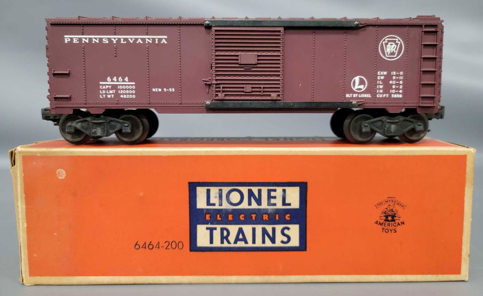 Mint Lionel postwar O 6464-200 Pennsylvania box car in (1 of 7)