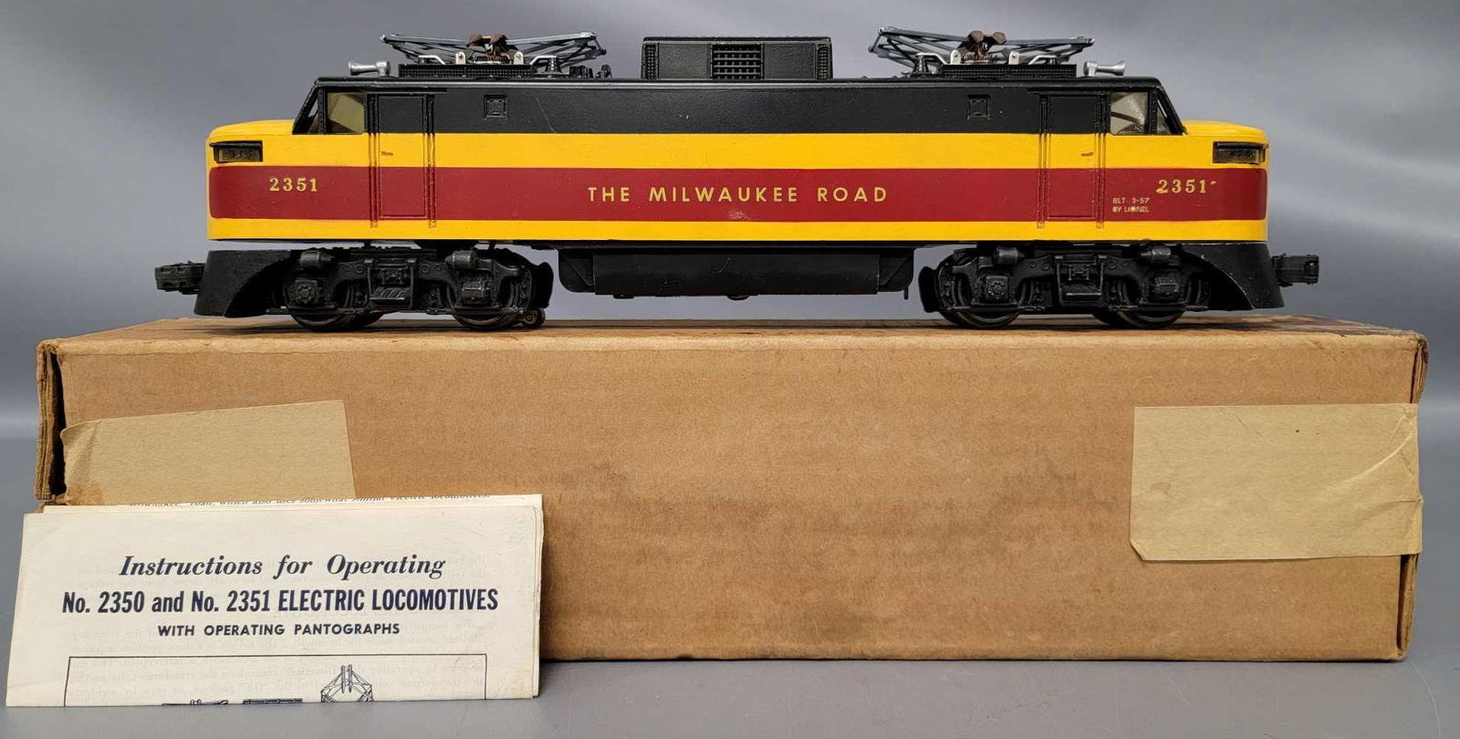 Lionel postwar O 2351 Milwaukee Road EP-5 electric (1 of 8)